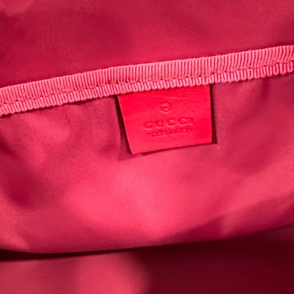 Gucci Kids Bag with Pink and Blue Accents - Picture 3 of 6